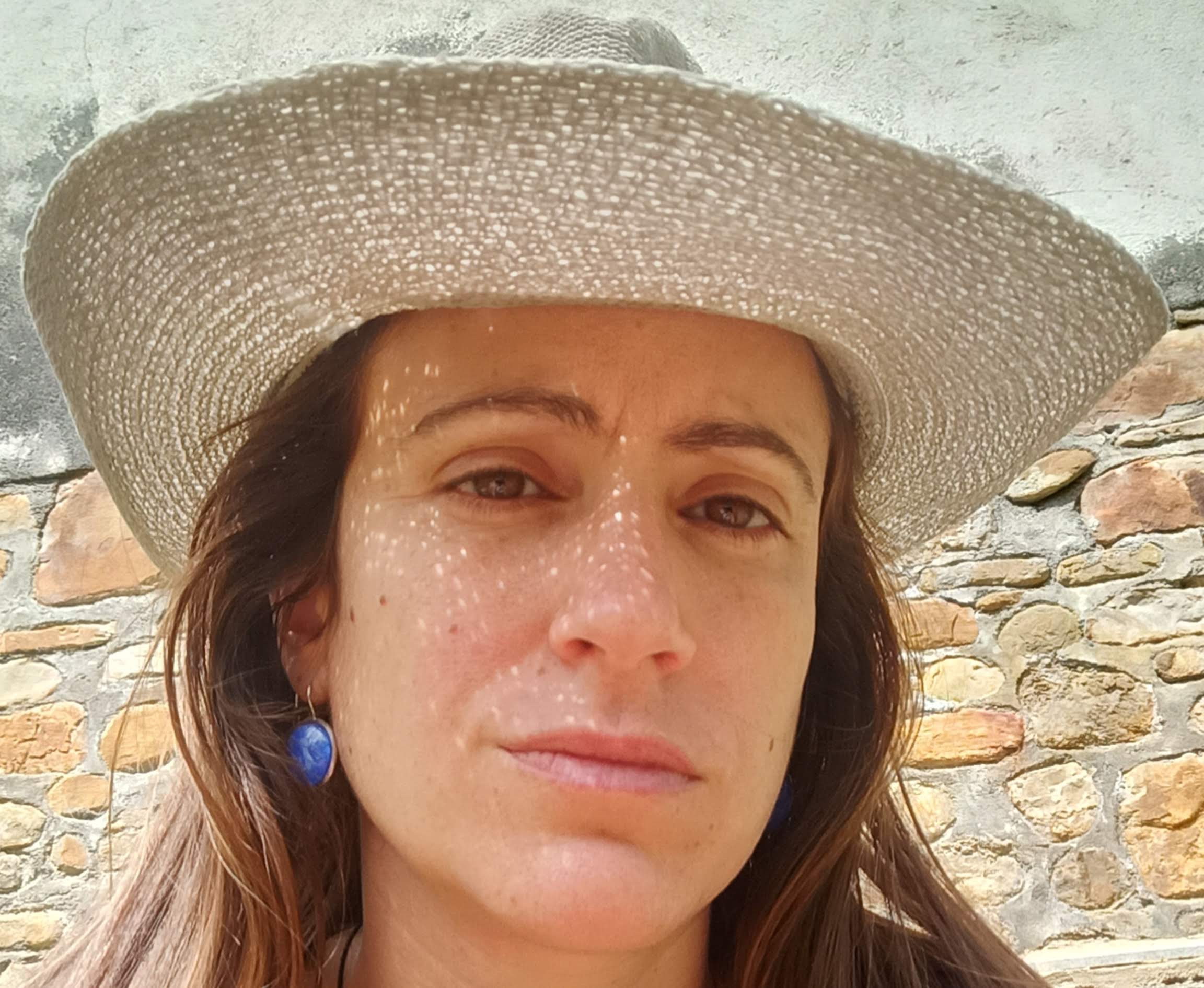 «Este cuervo fue el cantante de mi banda»: La catarsis literaria de Estela Tello Sancho