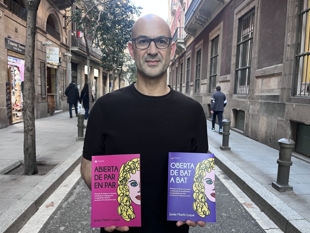 Javier Martín Luque - Abierta de par en par